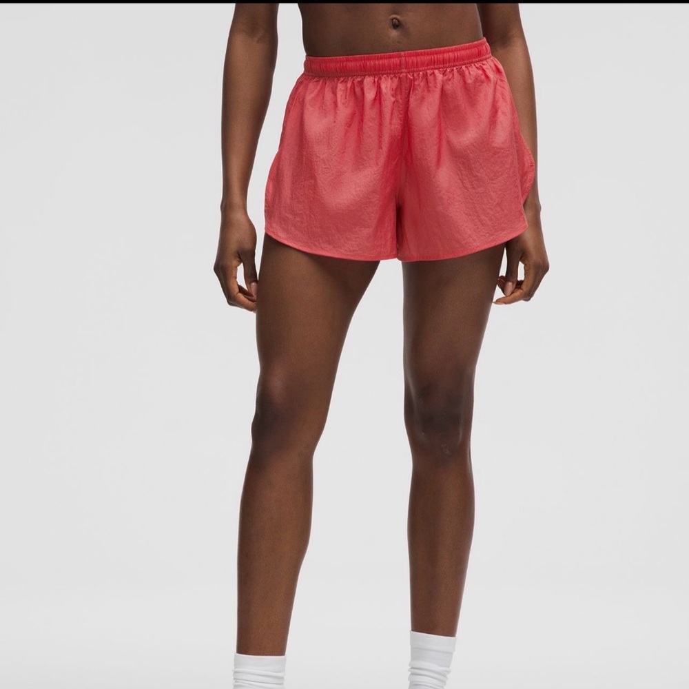 NWT Lulu Dolphin Hem Shorts
